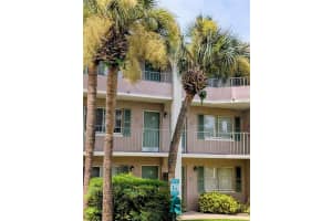 121 Oyster Bay Cir #220, ALTAMONTE SPRINGS