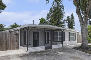 9370 83rd St, SEMINOLE