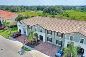 4607 Terrasonesta Dr, DAVENPORT