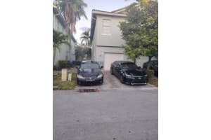 3076 Laurel Ridge Cir, RIVIERA BEACH