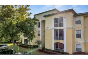 8908 Legacy Ct #203, KISSIMMEE