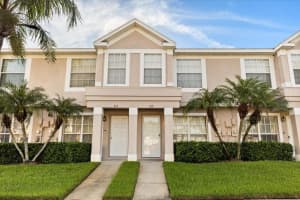 310 Kensington Lake Cir, BRANDON