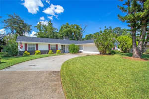 428 Laura Ln, MOUNT DORA