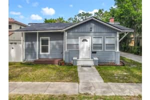 403 S 2nd St, LEESBURG