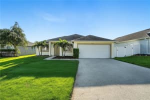 516 Hillcrest Dr, DAVENPORT