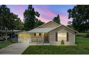 677 E Warner St, GROVELAND