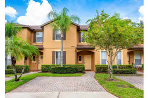 2714 Calabria Ave, DAVENPORT