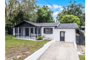 1070 Jasmine St, EUSTIS