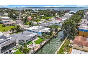 572 Baywood Dr N, DUNEDIN