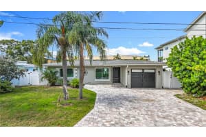 572 Baywood Dr N, DUNEDIN