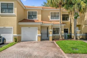 1374 Pacific Rd, POINCIANA