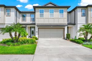 652 Benoi Dr, DAVENPORT