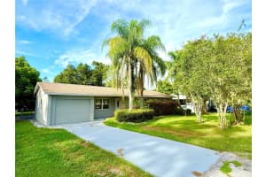 729 E Grove Pl, DELAND