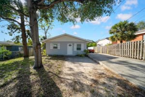 510 S Disston Ave, TARPON SPRINGS