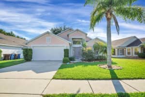 712 Windsor Estates Dr, DAVENPORT