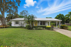 182 Lakeside Dr, SANFORD
