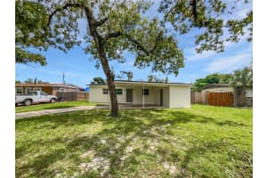 1041 Hamilton Ave, LONGWOOD