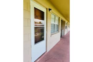 1100 E Caroline St #203, TAVARES