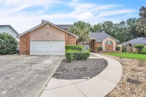 13 Bass Lake Dr, DEBARY