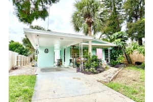 528 E Center St, TARPON SPRINGS