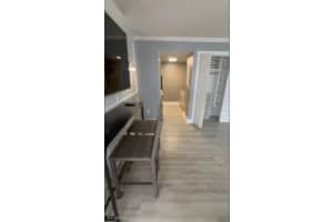 4127 Dolphin Dr #4127, TAMPA