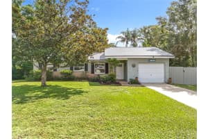 184 Groveland Rd, MOUNT DORA