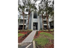 2533 Grassy Point Dr #213, LAKE MARY