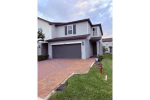 2040 Milkweed St, OCOEE