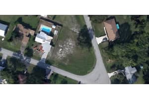 3812 Ramiro St, SEBRING