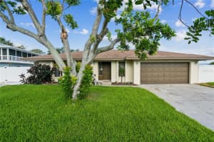 2204 78th St W, BRADENTON