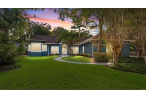 146 Wisteria Dr, LONGWOOD
