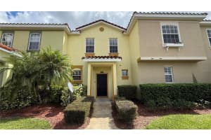 112 Monroe Cir, DAVENPORT