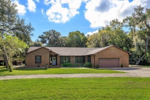 583 Winona Dr, GENEVA