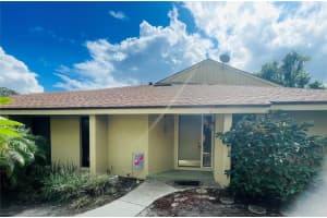 1957 Saint Andrews Pl #1957, LONGWOOD