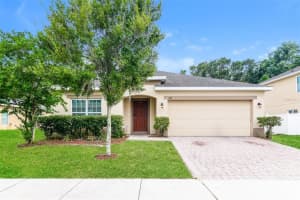 216 Whispering Pines Way, DAVENPORT