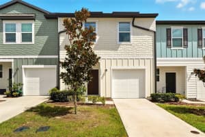 1024 Appleton St, DAVENPORT