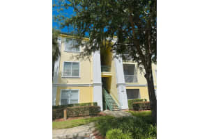 8909 Legacy Ct #203, KISSIMMEE