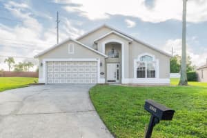 1008 Casterton Cir, DAVENPORT