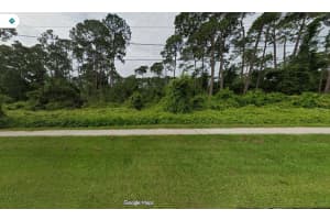 2685 Captain Dr, DELTONA