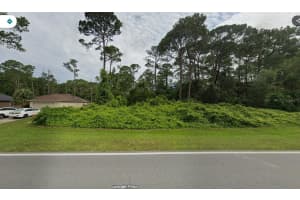 2698 Captain Dr, DELTONA