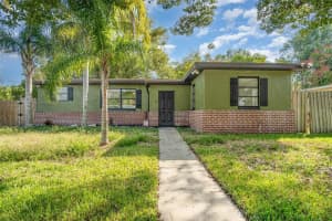 1471 Renton St, DELTONA