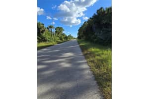 454 Naples Ave S, LEHIGH ACRES