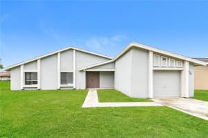 820 E Flag Ln, KISSIMMEE