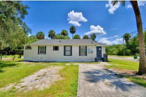 1104 E 8th St, SANFORD