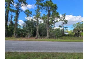 1017 Lakeside Dr, LEHIGH ACRES