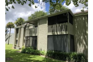 136 Springwood Cir #d, LONGWOOD