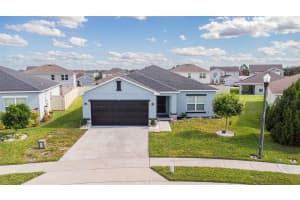 596 Meadow Bend Dr, DAVENPORT