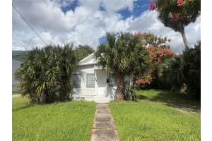 121 Kensington Ave, DELAND
