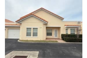 1083 David Walker Dr #c3, TAVARES