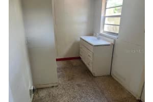 1089 S De Leon Ave, TITUSVILLE